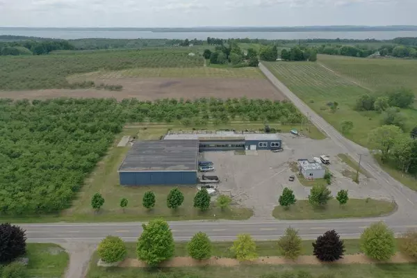 Traverse City, MI 49686,16961 Center Road