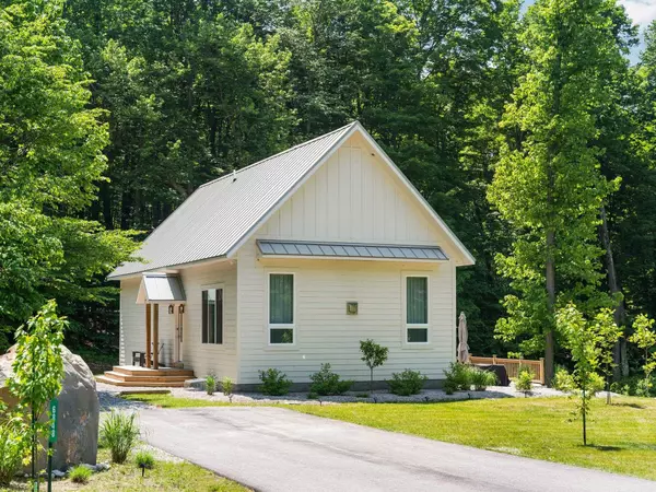 Traverse City, MI 49684,6848 E Lake Bluffs Drive