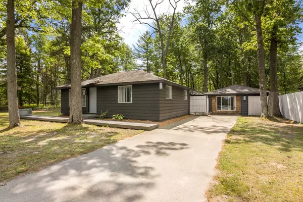 6015 Crystal Beach Road, Rapid City, MI 49676-9596