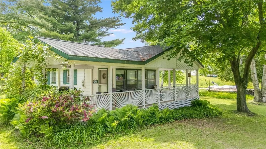 1735 Five Mile Road, Hale, MI 48739