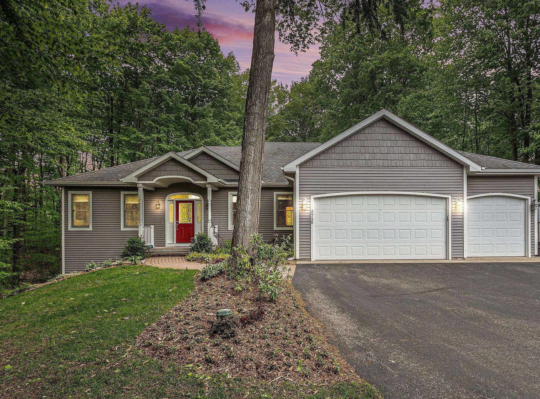 2725 Blue Meadow Drive, Traverse City, MI 49685