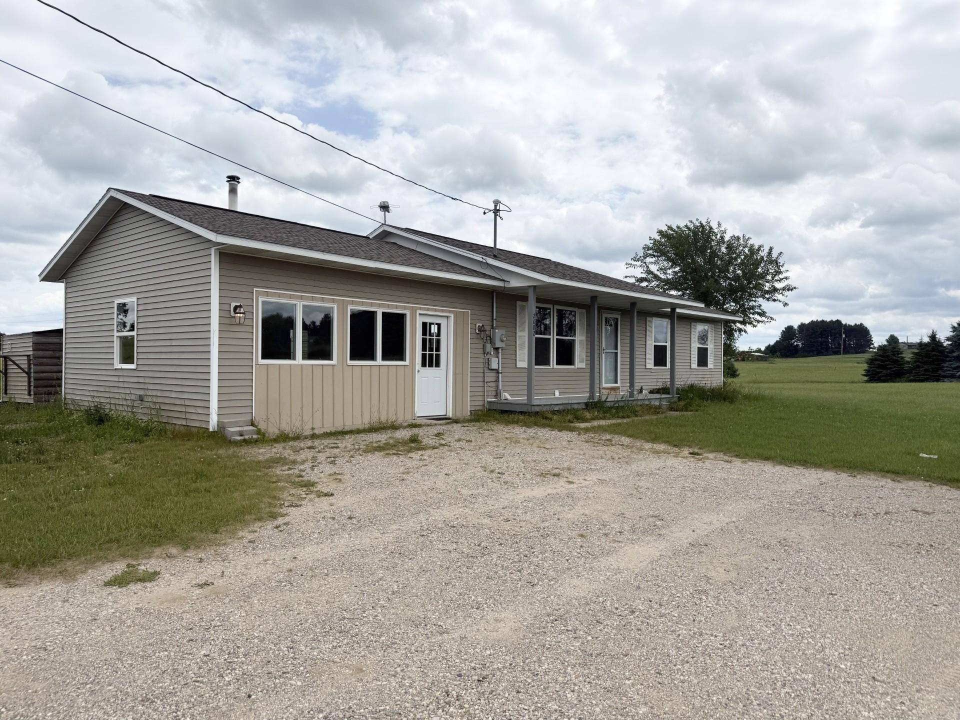2082 Dusty Trail, Kingsley, MI 49649