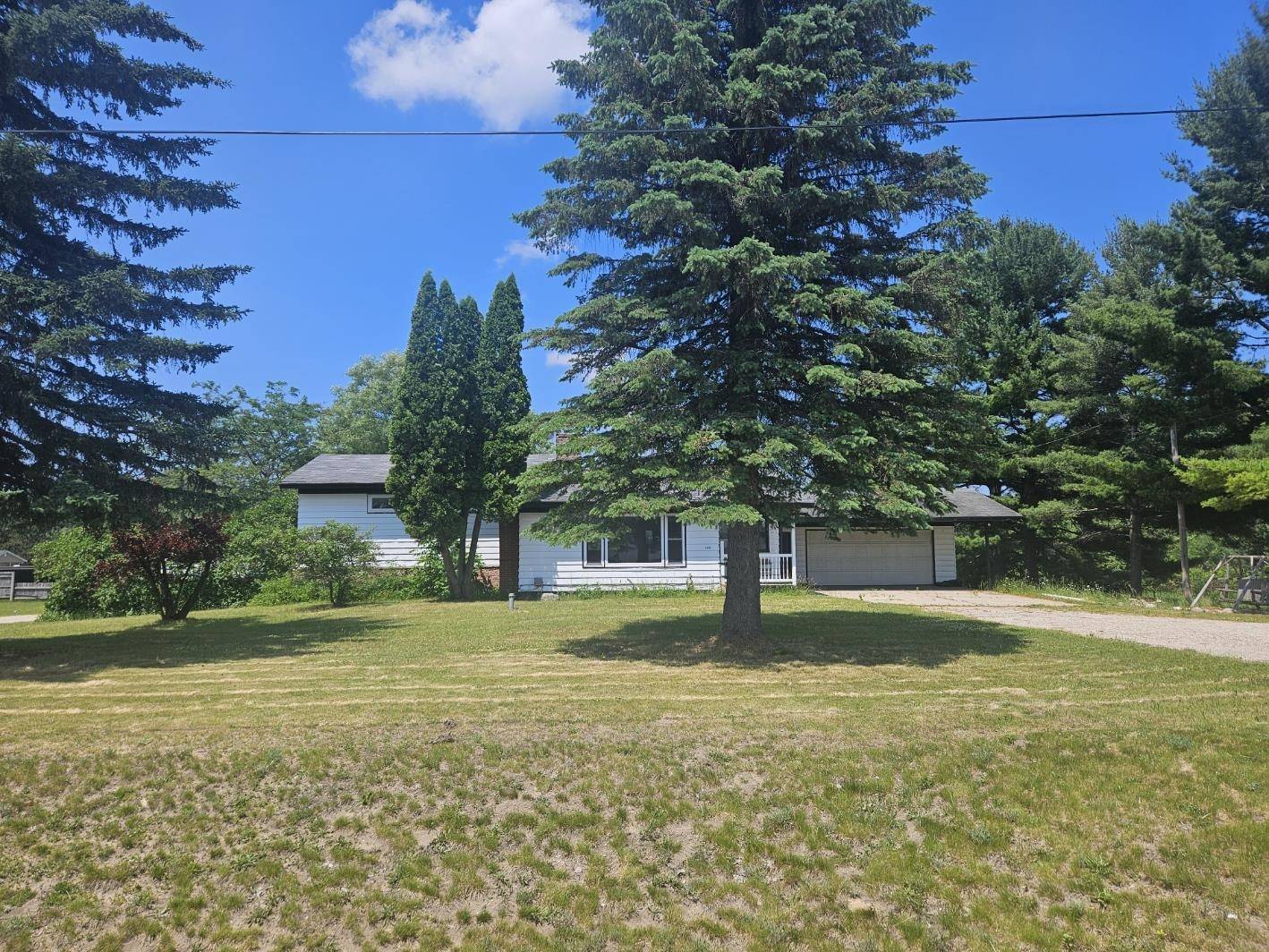 5640 W Houghton Lake Road, Lake City, MI 49651