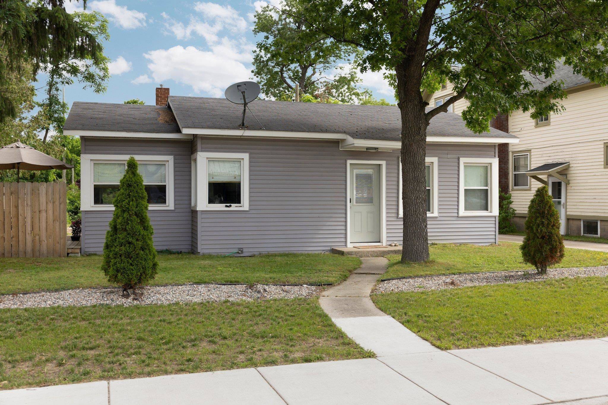 1047 E Front Street, Traverse City, MI 49686