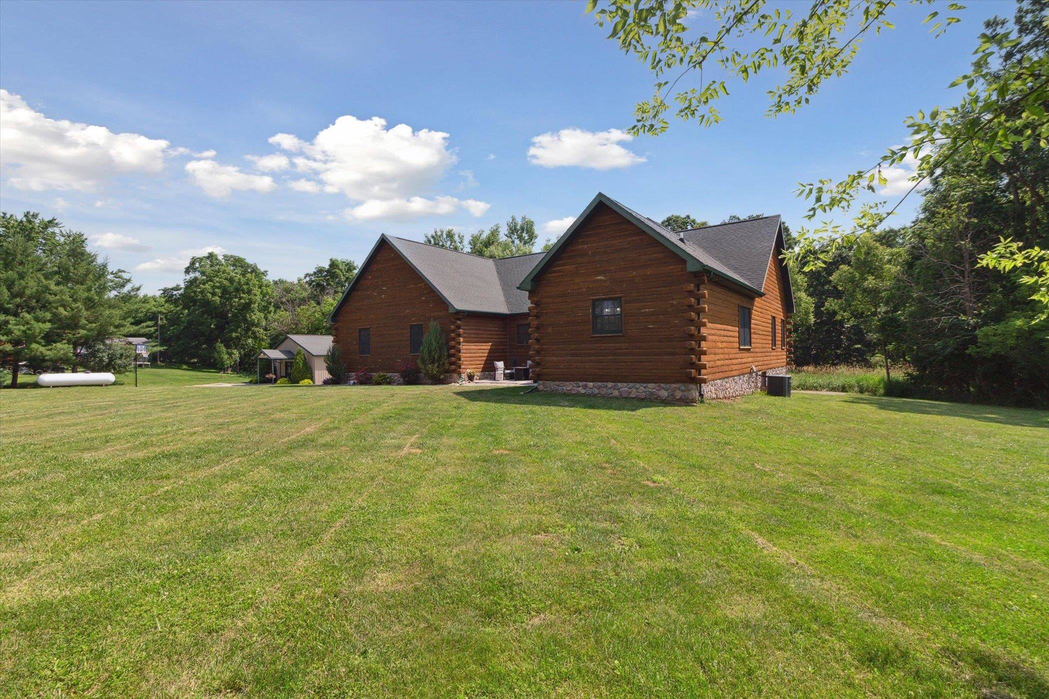 Saint Louis, MI 48880,9956 Gruett Road