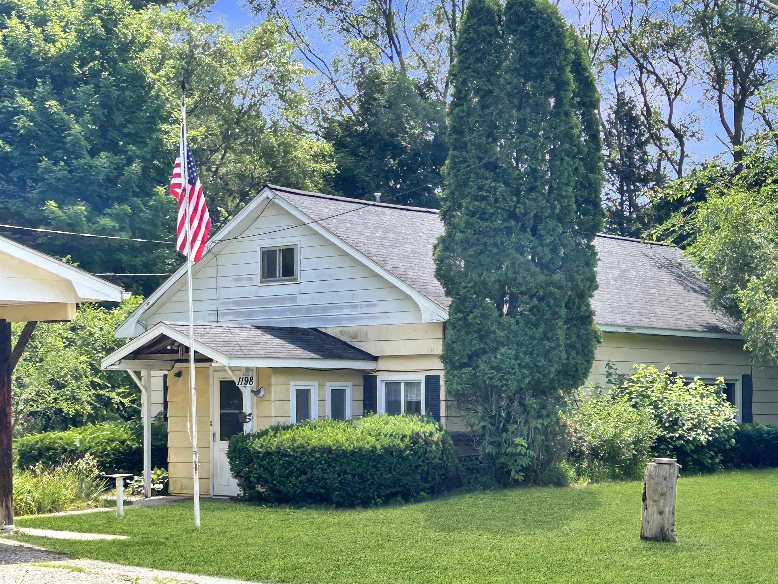 1198 Carlisle Road, Traverse City, MI 49696