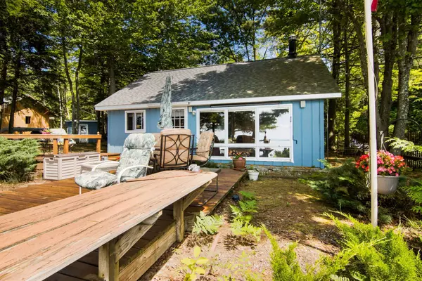 968 S Golden Beach Drive, Kewadin, MI 49648-9226