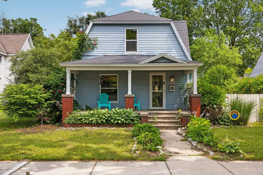 610 W Tenth Street, Traverse City, MI 49684-3139