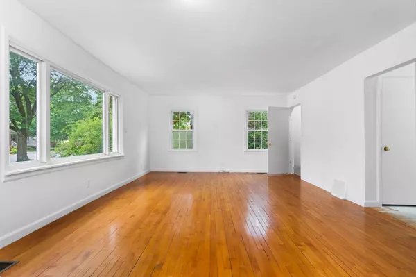 Traverse City, MI 49684,1219 S Union Street