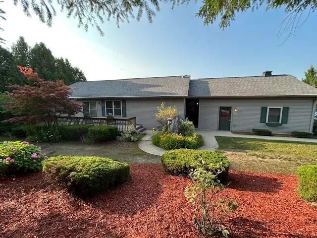 3834 Creekside Drive, Traverse City, MI 49684