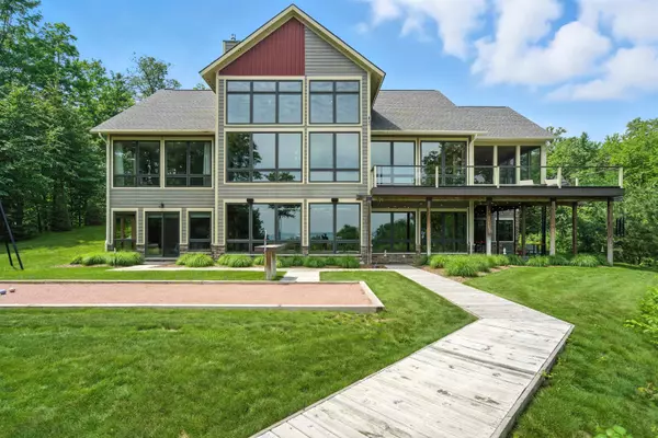 Suttons Bay, MI 49682,5566 S Spyglass Ridge Drive