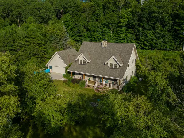 12142 Peninsula Drive, Traverse City, MI 49686