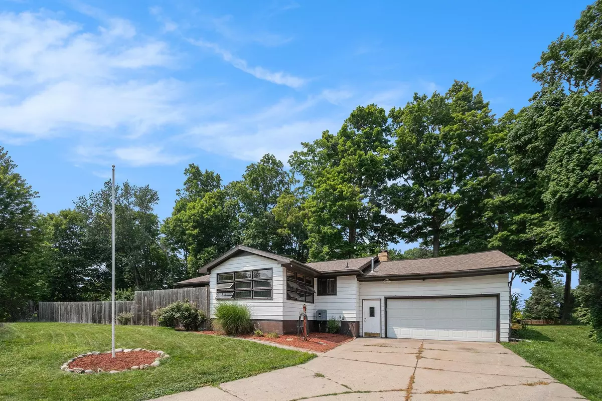 Lansing, MI 48910,227 W Everettdale Avenue