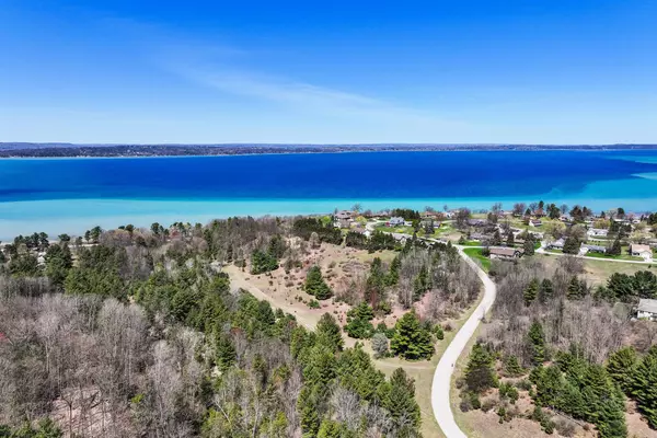 3091 Scenic Hills Drive, Williamsburg, MI 49690