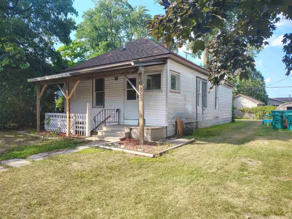 853 Shady Shore Drive, Bay City, MI 48706-1953