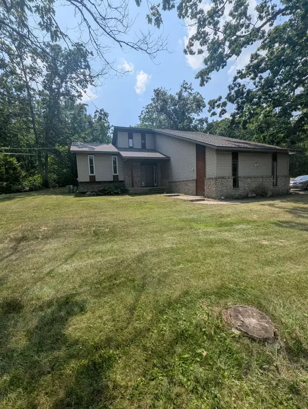 1825 W Sunset Drive, Roscommon, MI 48653