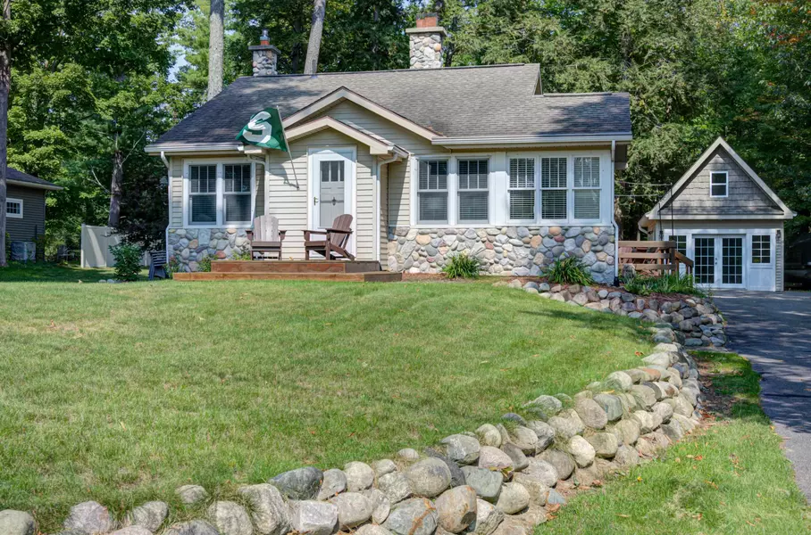 2053 E Front Street, Traverse City, MI 49686