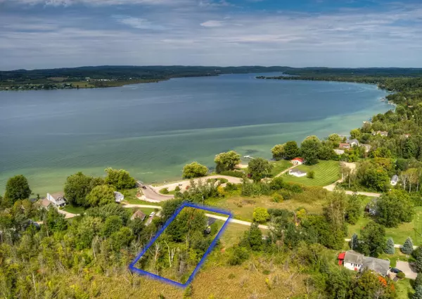 7025 S Anscer Road, Traverse City, MI 49684