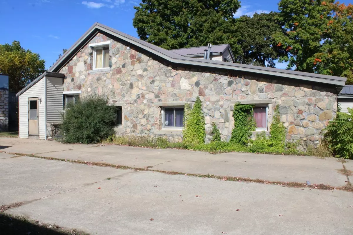 Kalkaska, MI 49646-7957,316 S Coral Street