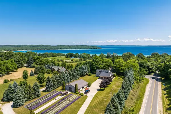 Traverse City, MI 49686,4133 Old Mission Road