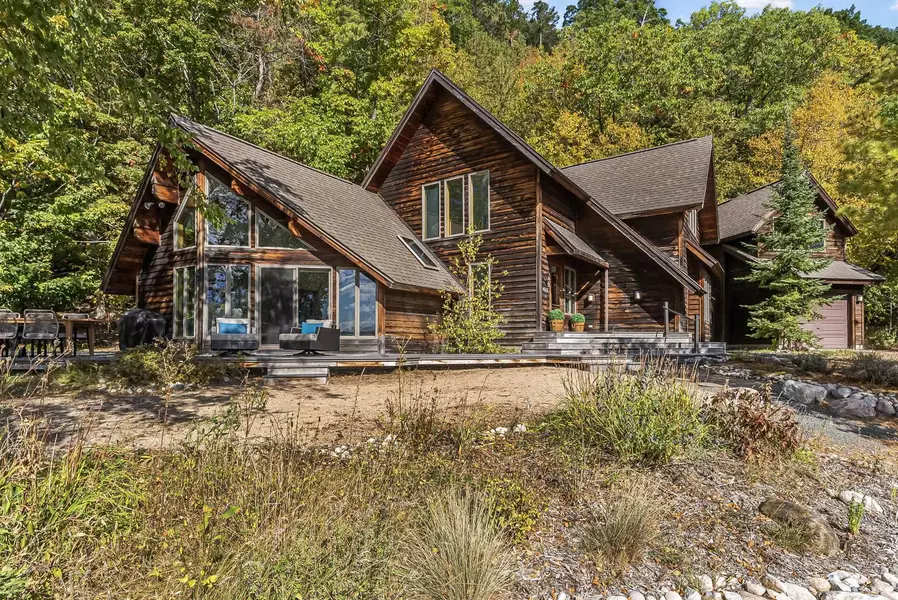 4618 Crystal Drive, Beulah, MI 49617