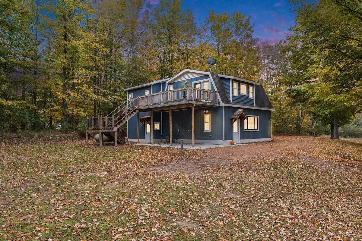 Beulah, MI 49617,121 S Haze Road