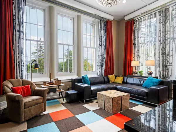 800-204 Cottageview Drive, Traverse City, MI 49684