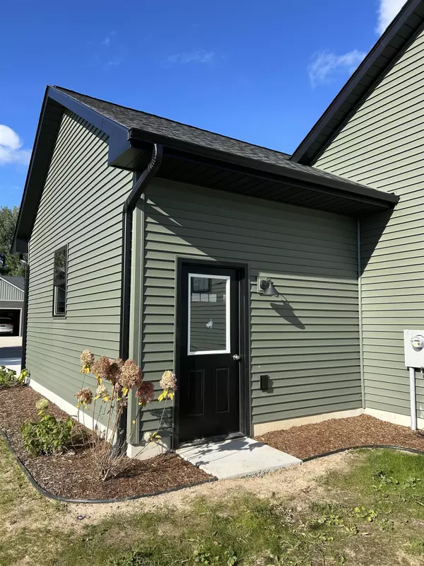 Traverse City, MI 49685,4054 Center Farm Lane