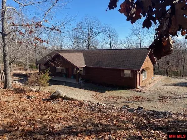 1376 WOODS POINT ROAD, Elizabeth, AR 72531