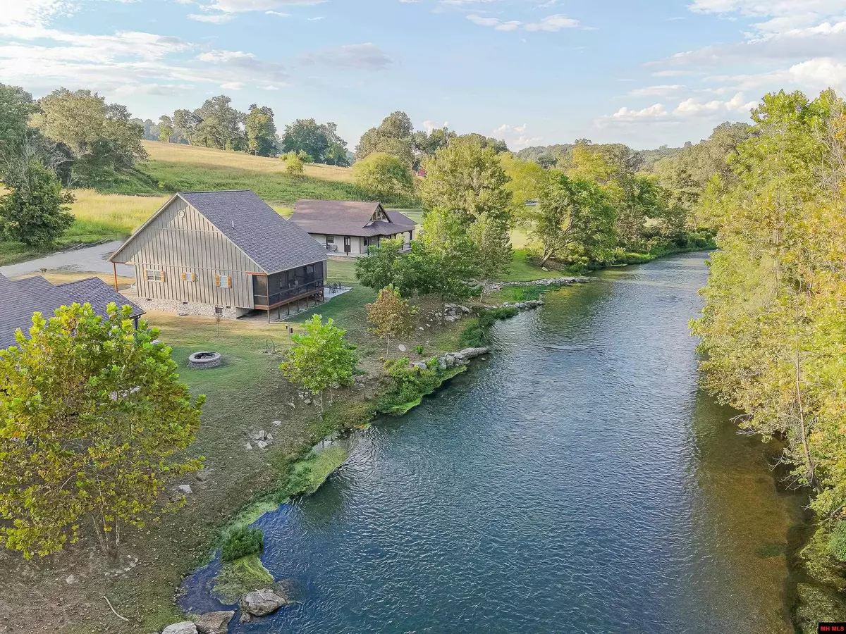 Mammoth Spring, AR 72554,347 BIG TROUT TRAIL