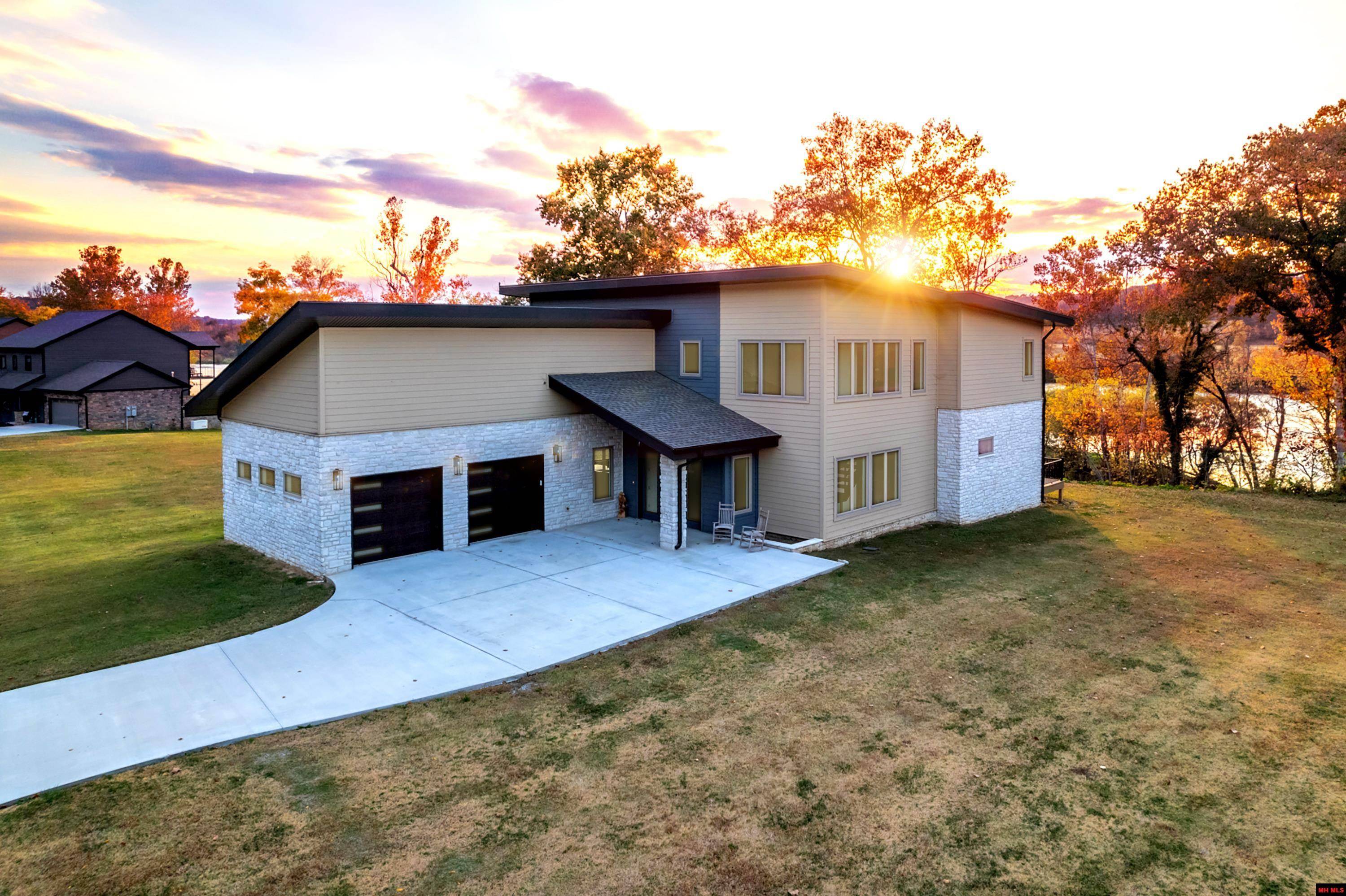 Cotter, AR 72626,5 SOWBUG CIRCLE
