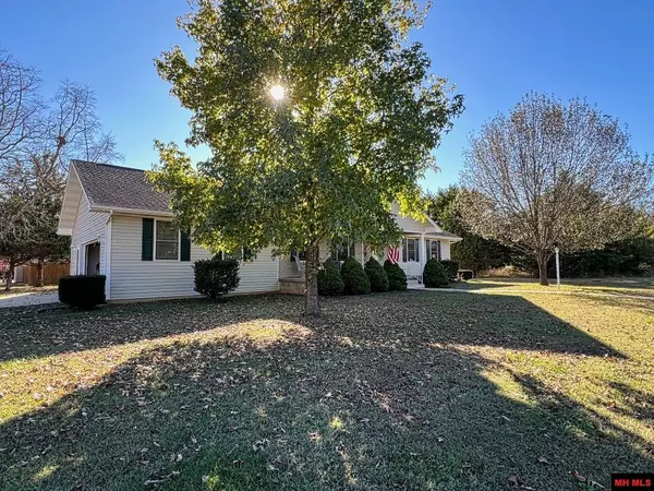 Bull Shoals, AR 72619,141 AUTUMNWOOD DRIVE
