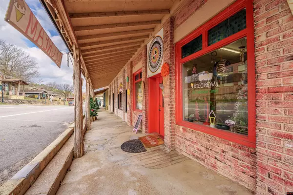 Calico Rock, AR 72519,115 MAIN STREET