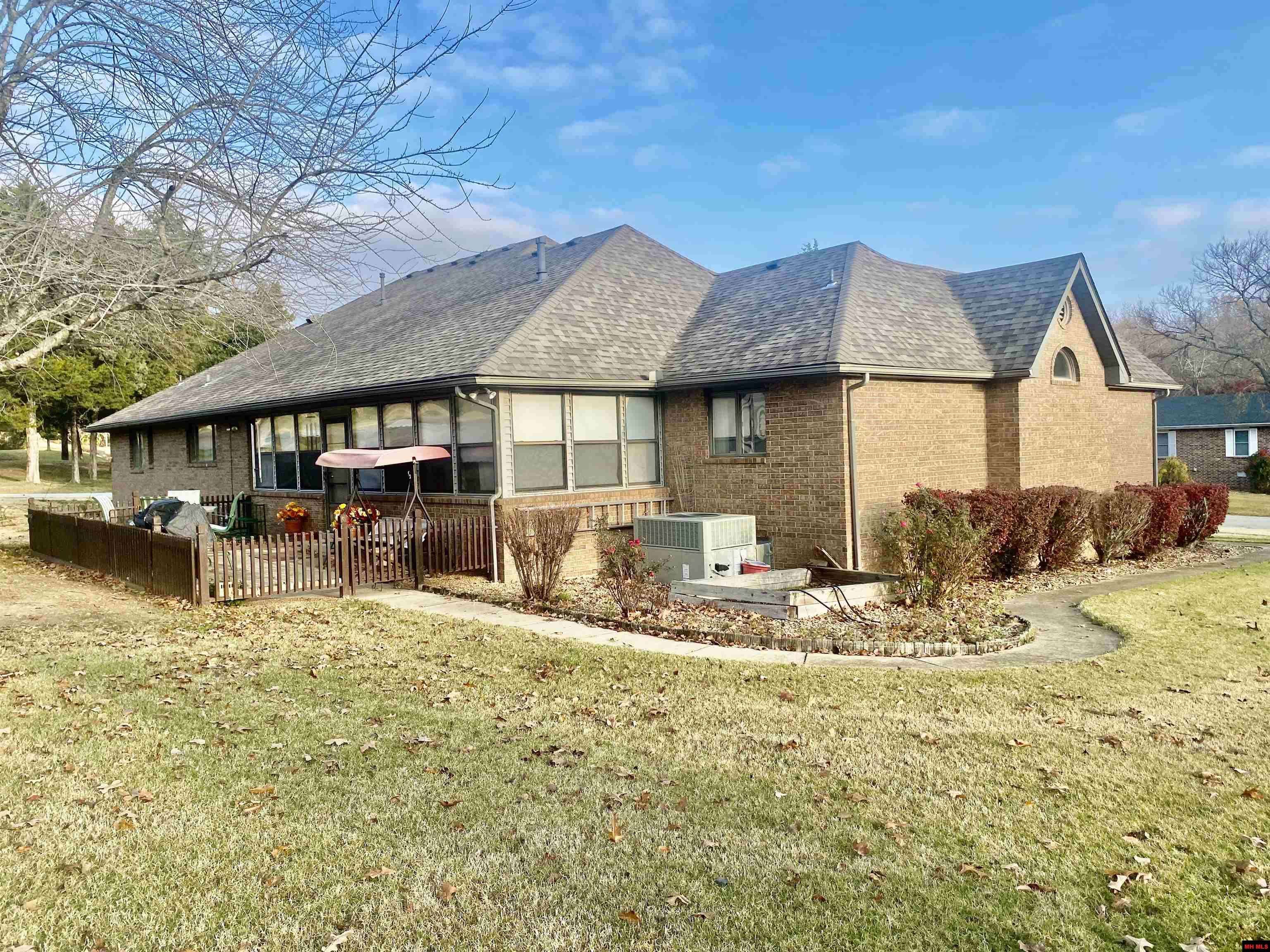 Mountain Home, AR 72653,1803 EAGLE DRIVE