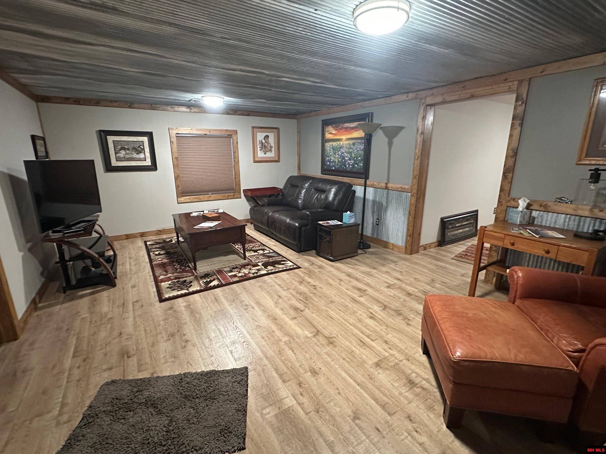 Cotter, AR 72626,319 DALTON AVENUE