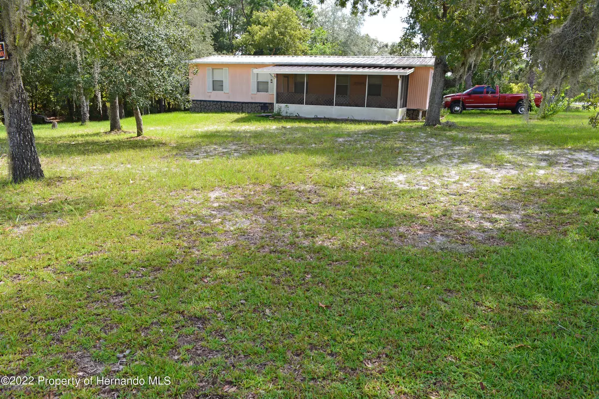 Weeki Wachee, FL 34613,9477 Country