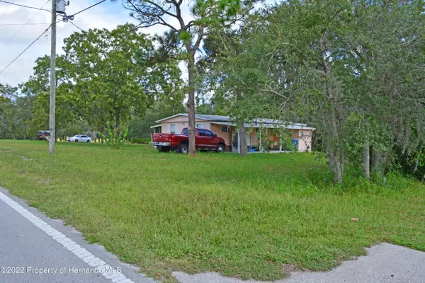 Weeki Wachee, FL 34613,9477 Country