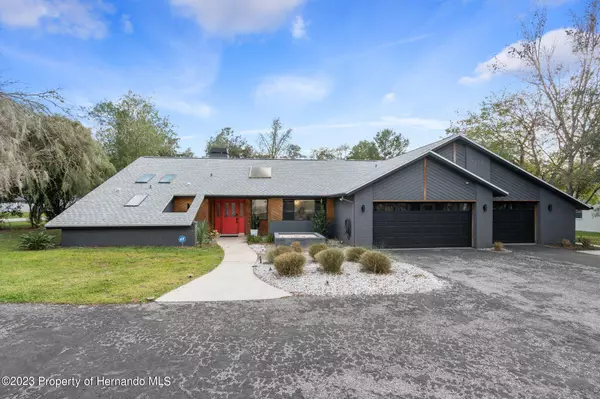 7910 Floral, Weeki Wachee, FL 34607