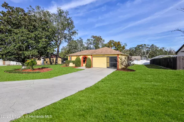 Spring Hill, FL 34606,8190 English Elm