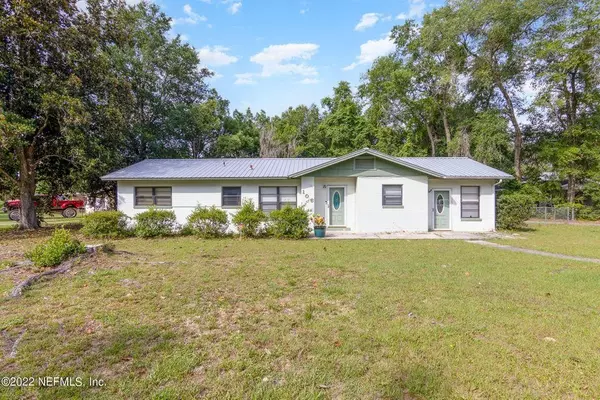 106 Crestwood Ave, Palatka, FL 32177