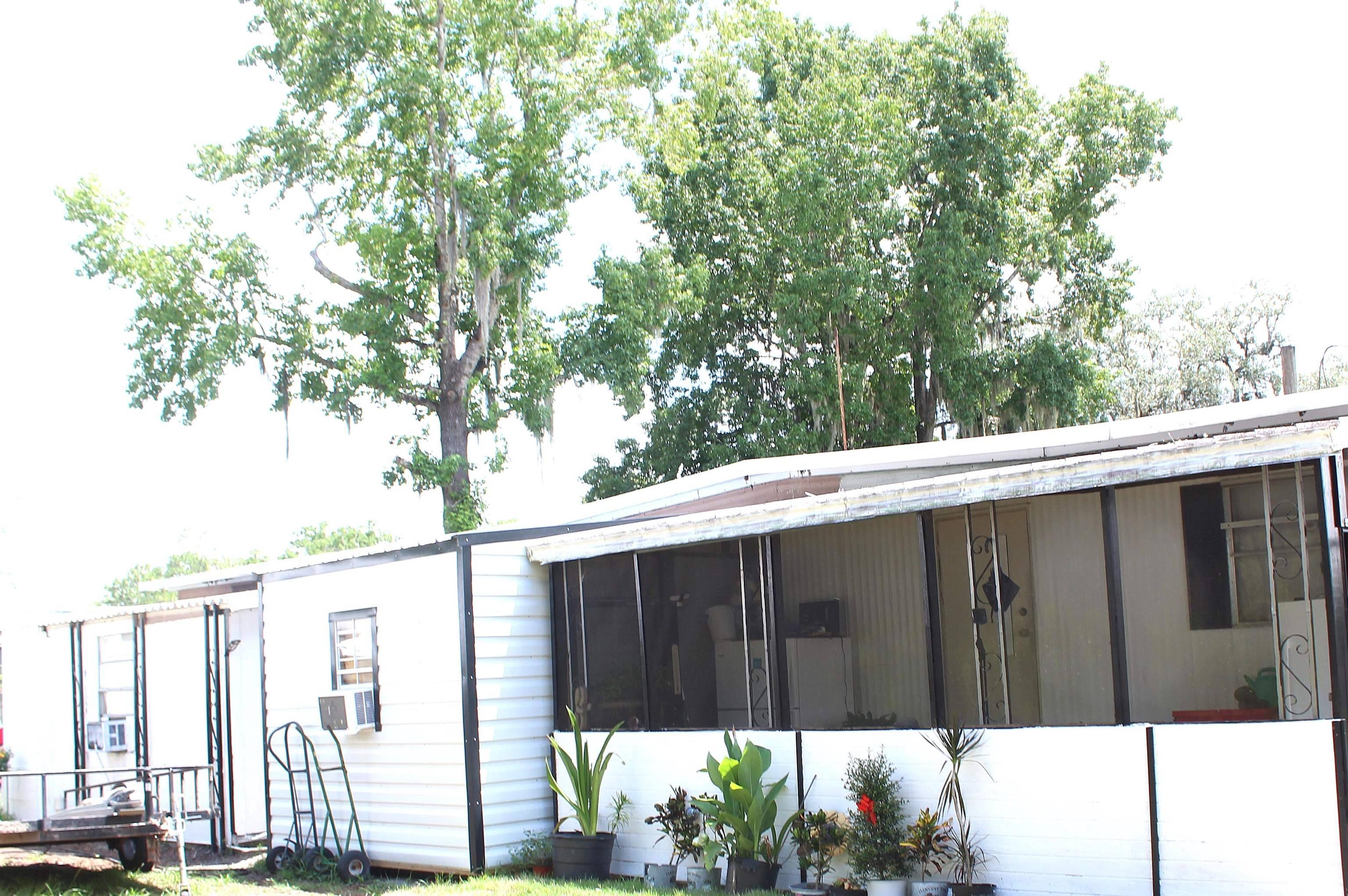 773 San Mateo Rd, Satsuma, FL 32189