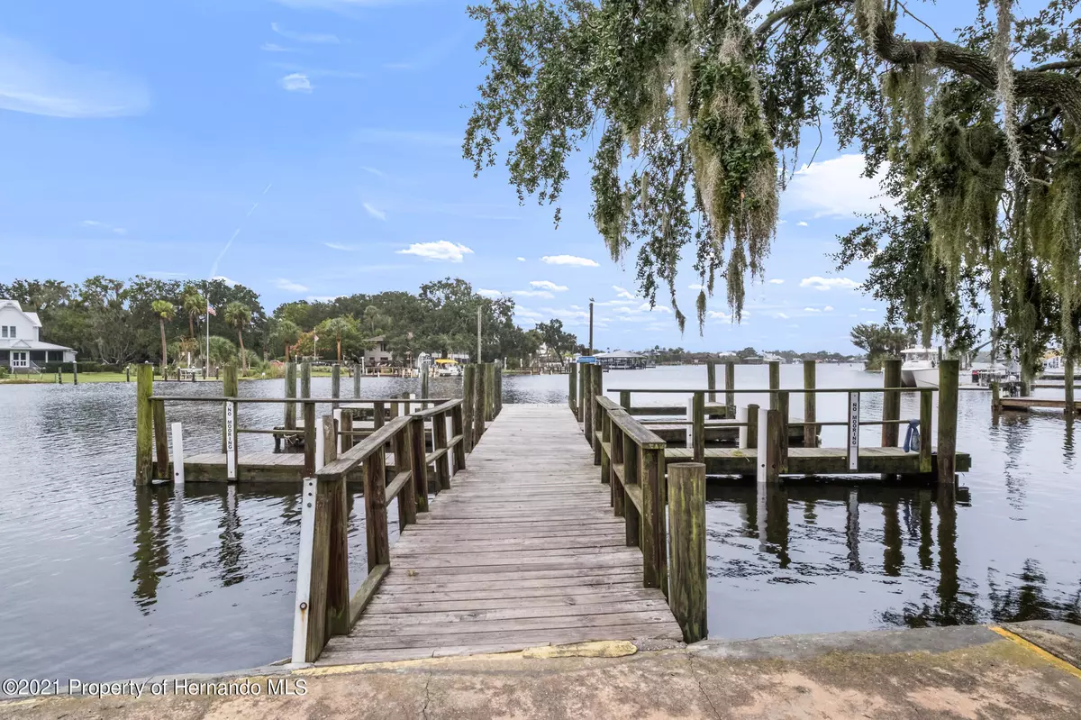 Homosassa, FL 34448,5297 cherokee Way