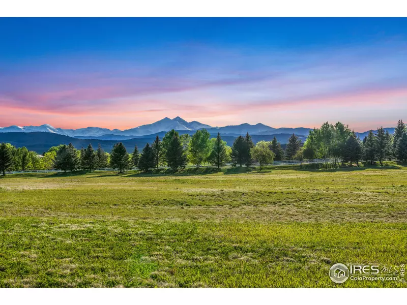 9715 Meadow Ridge Ln, Longmont, CO 80504