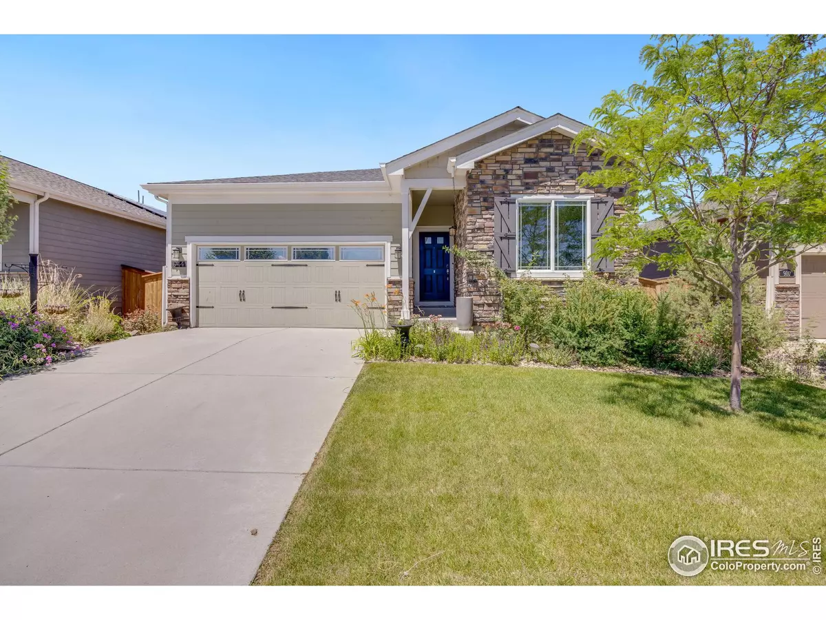 Berthoud, CO 80513,944 Prairiestar Dr