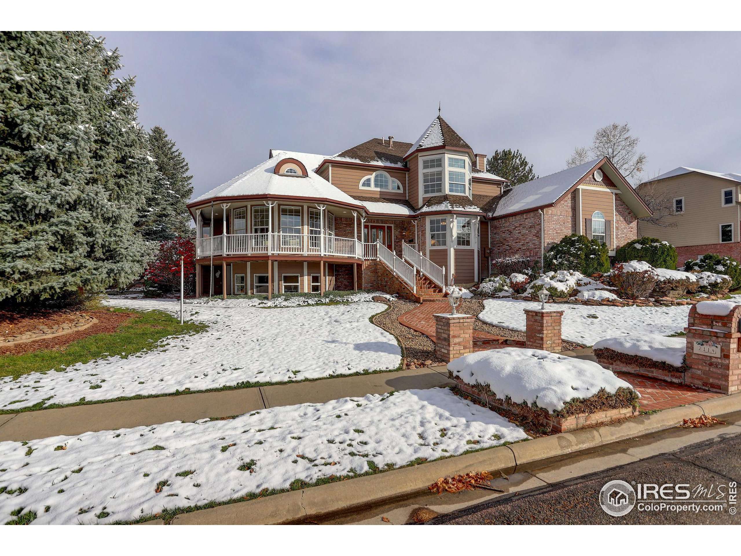 2114 Summitview Dr, Longmont, CO 80504