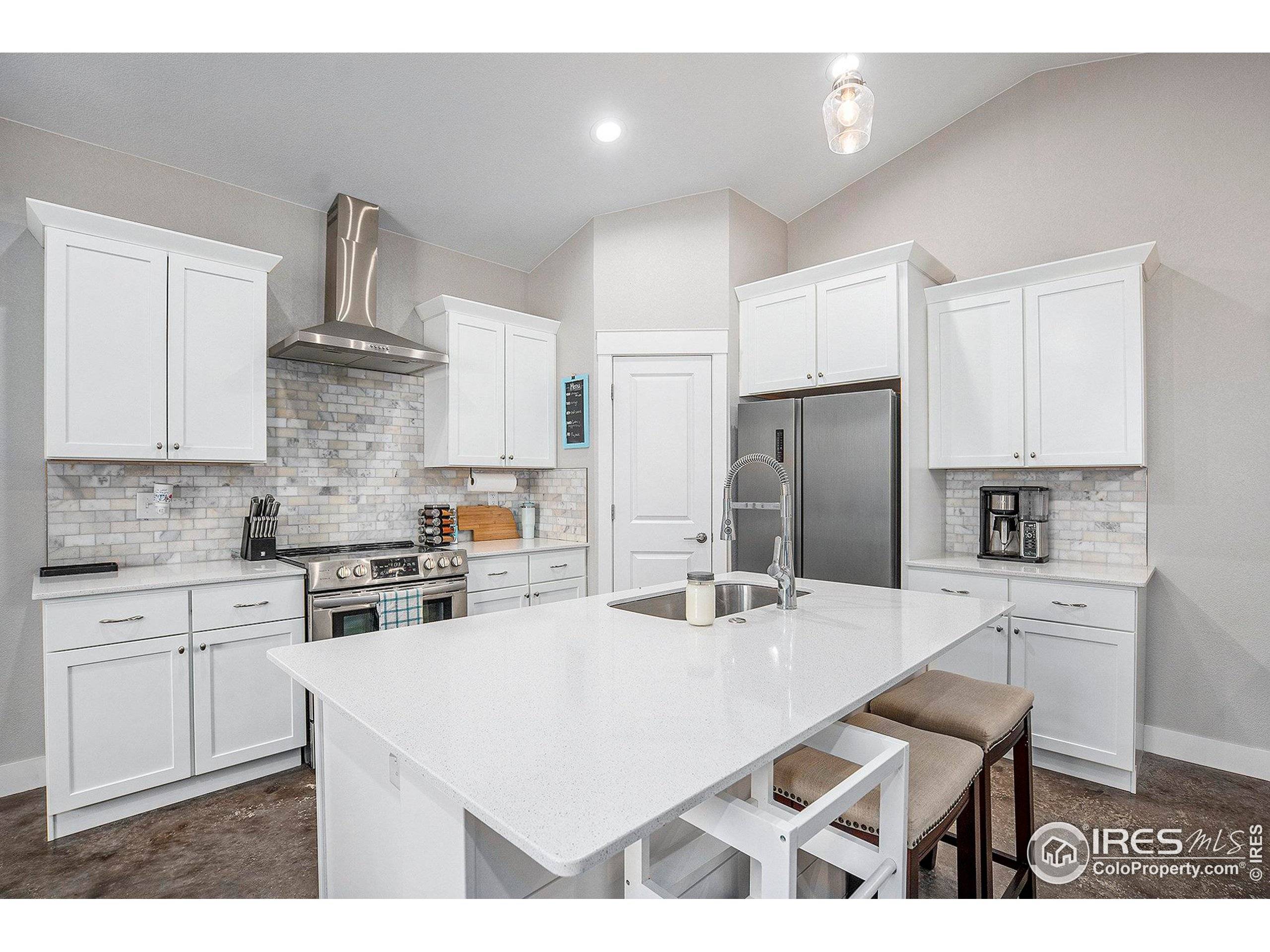 1123 Coyote Ln, Wiggins, CO 80654
