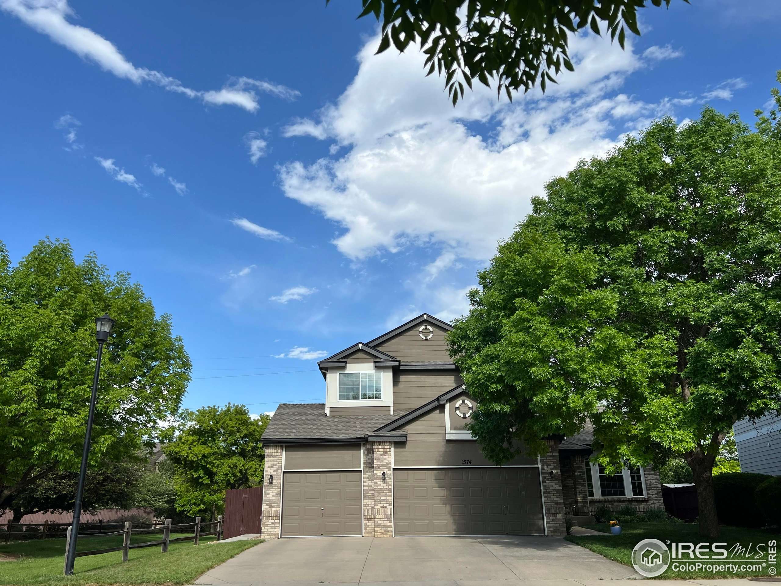 1574 Goshawk Dr, Longmont, CO 80504