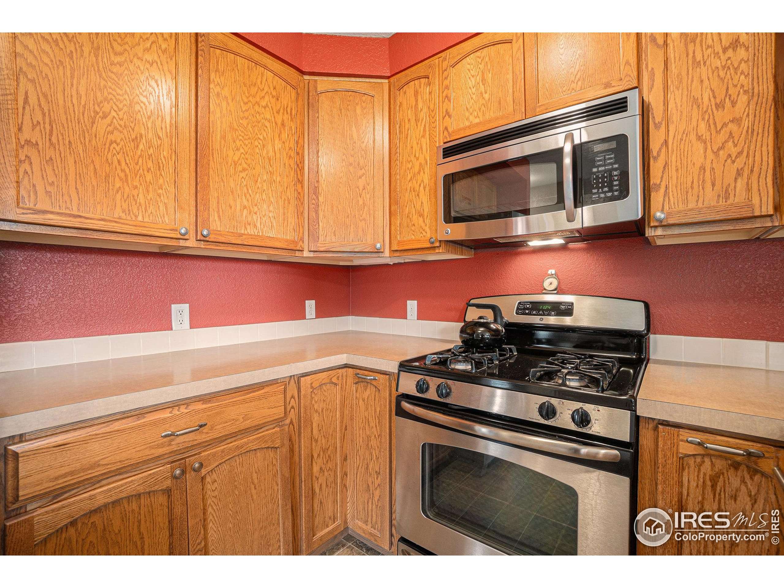 Longmont, CO 80501,237 Cardinal Way #202
