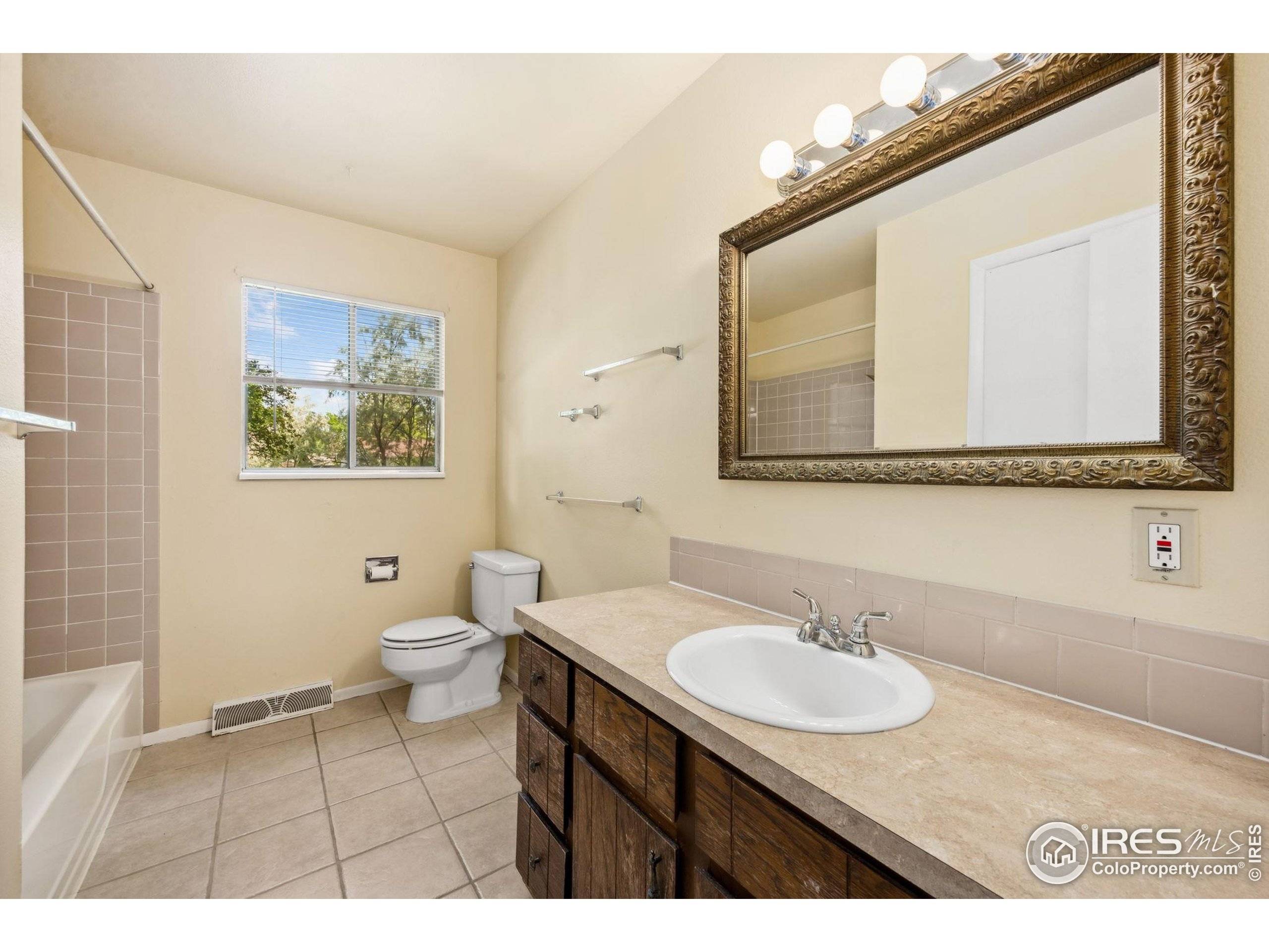 Fort Collins, CO 80526,2016 Manchester Dr
