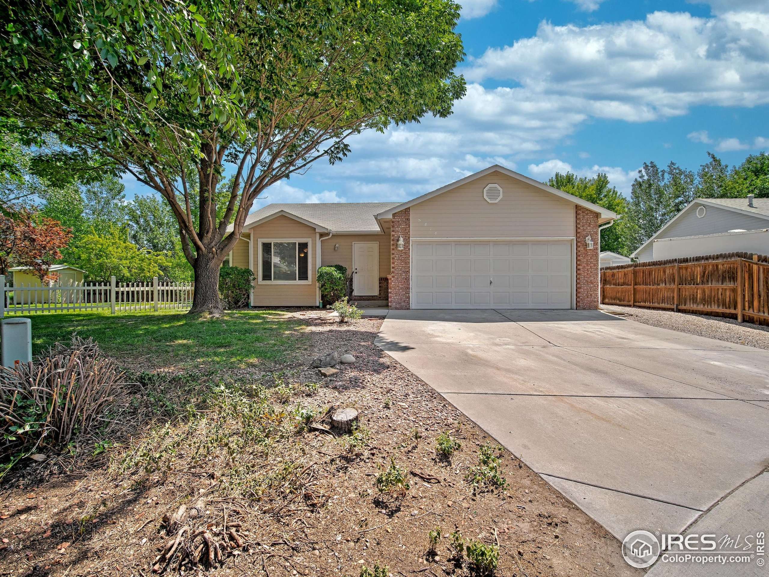 Clifton, CO 81520,541 N Mountain Oak Ct